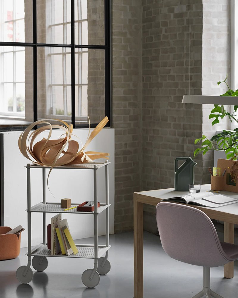 Flow stor - Lysegråt rullebord - Perforeret metal